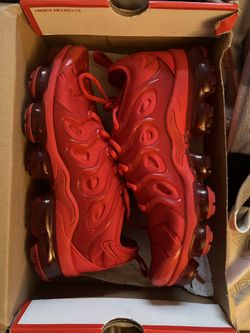 Red Nike Vapormax Plus
