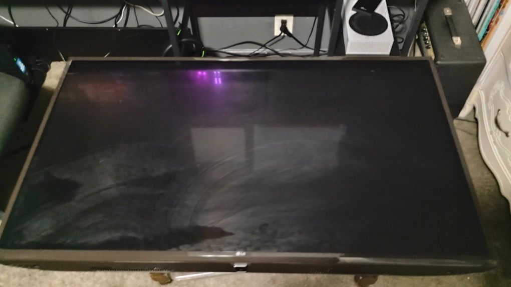 LG TV (No Remote, No Stand)