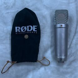 RODE NT1-A Condenser Microphone with Protective Sleeve