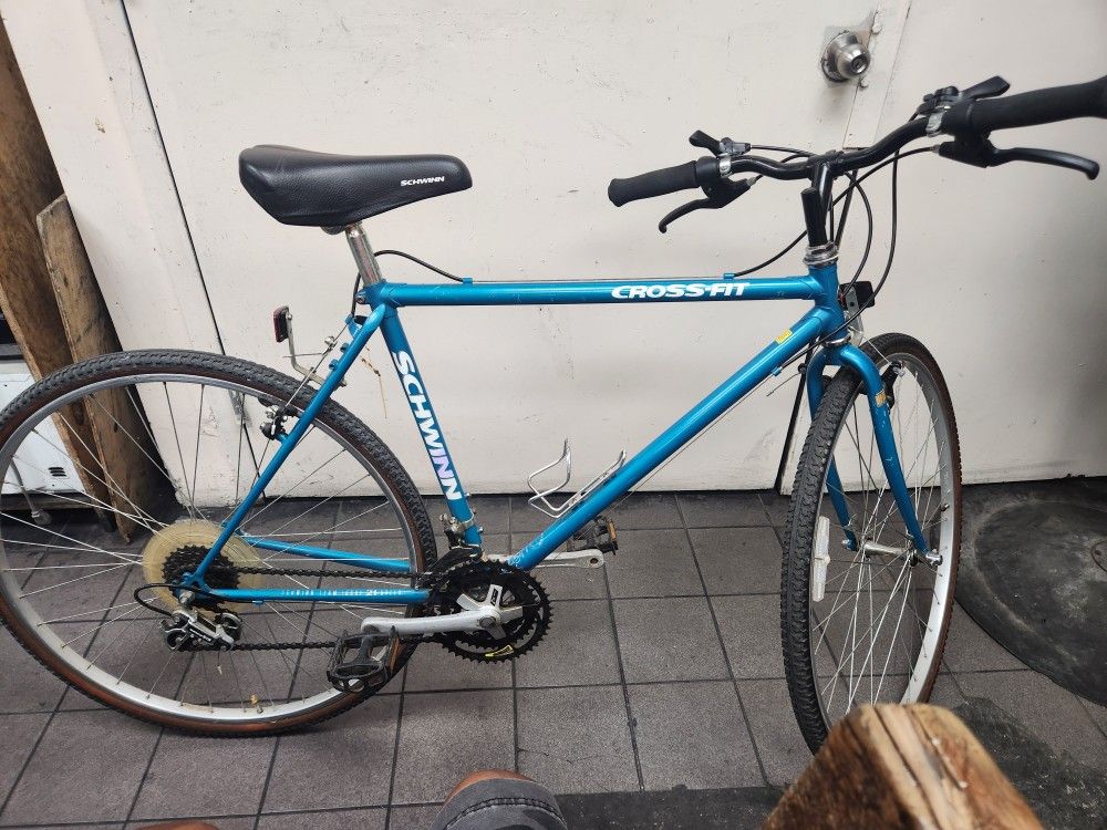 Price Schwinn Crisscross Catalog Schwinn CrissCross Hybrid Bike