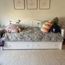 Kids Daybed With Trundle (White)