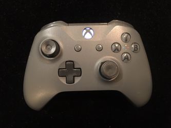 Microsoft XBOX ONE GRAY WIRELESS CONTROLLER/Missing Battery Cover(POST NINTENDO ERA)
