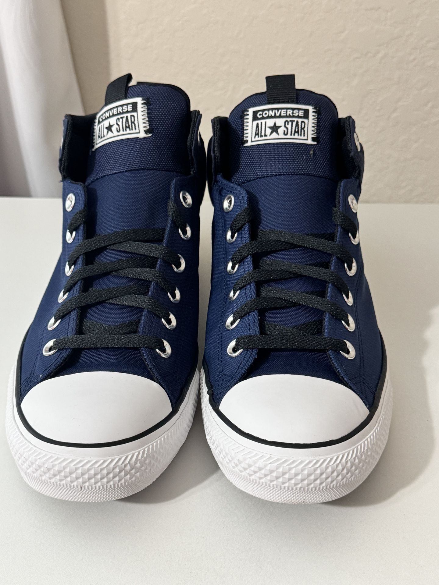 Size 11 New Condition ADULTS' CONVERSE Chuck Taylor ALL STAR High STREET HI Sneakers
