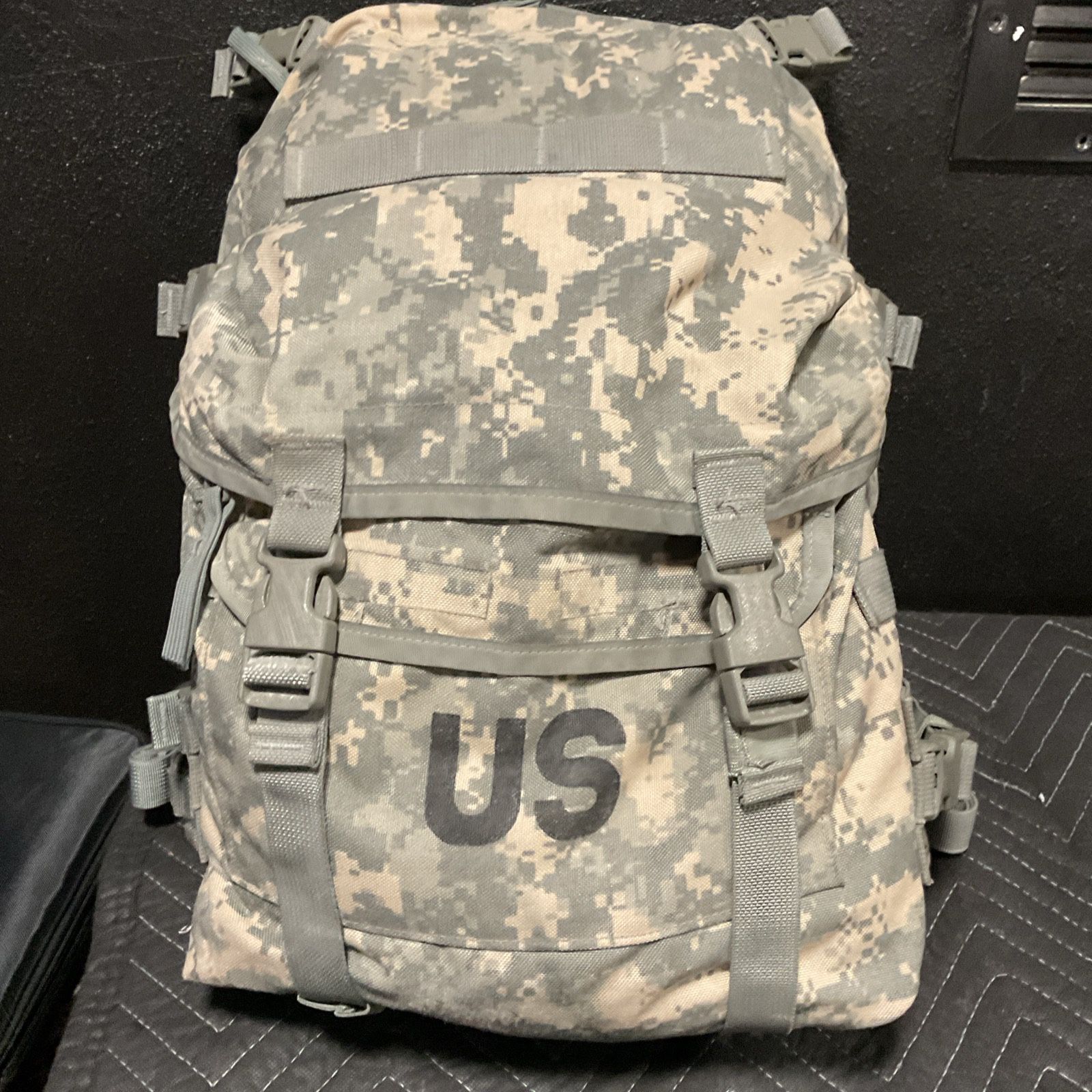 US ARMY ACU ASSAULT PACK 3 DAY MOLLE II BACKPACK Made in USA with Stiffinerk