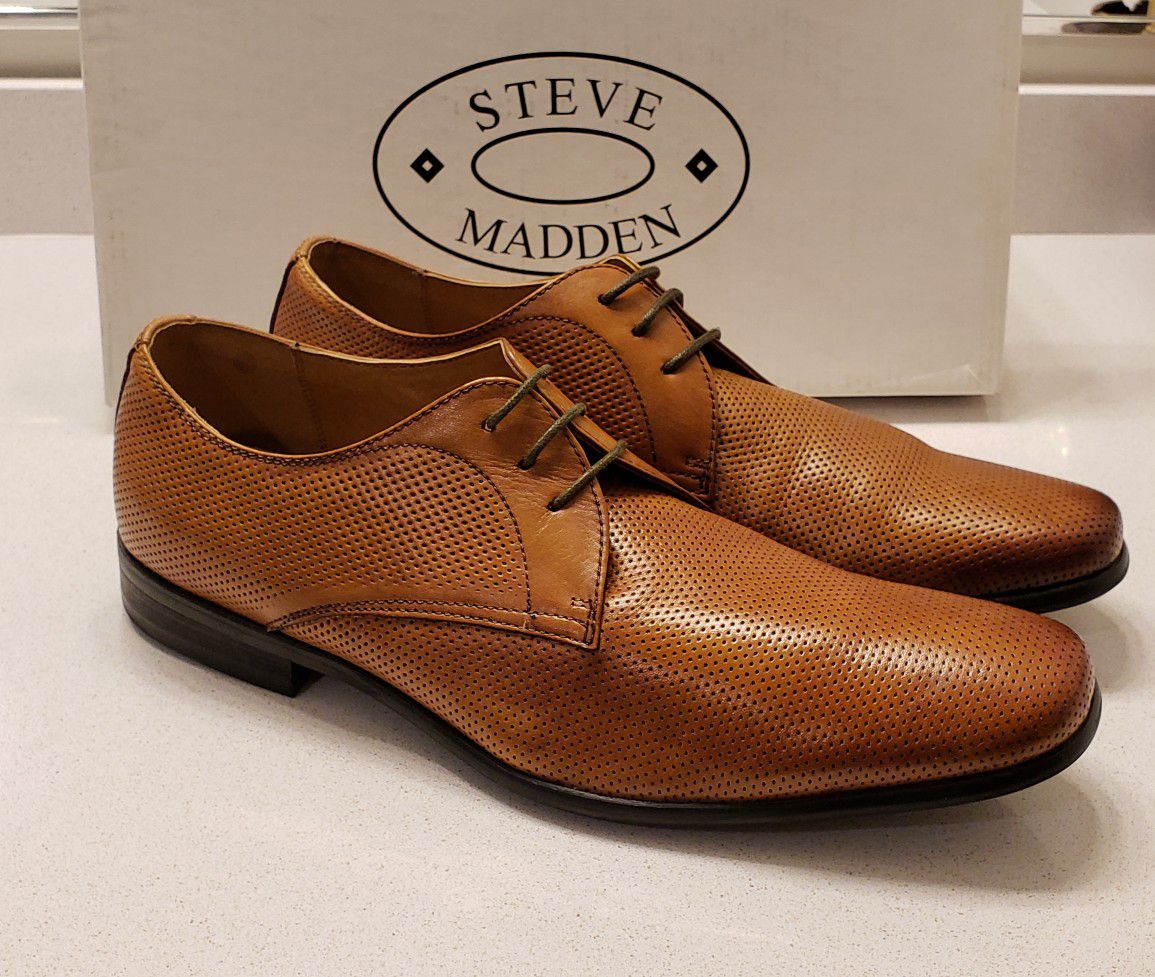Steve Madden size 9.5 Men's Oxford, great condition. Worn only once.