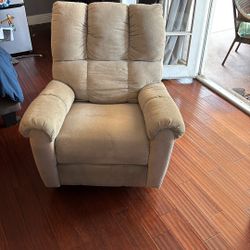 Recliner First Come First Serve - FREE