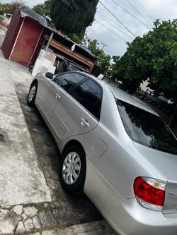 2005 Toyota Camry LE