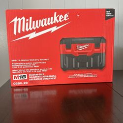 Milwaukee M18 Vacuum 