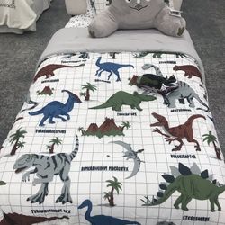 Full/ Queen Size Dinosaur Comforter & Accessories