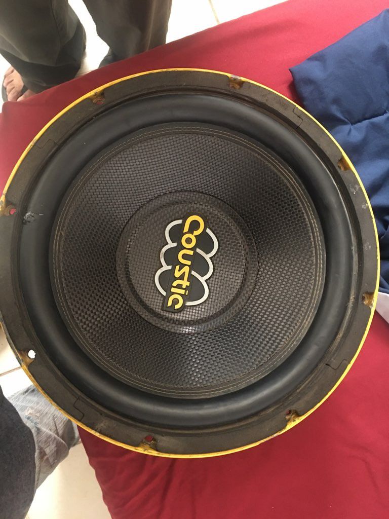 COUSTIC SUBWOOFER 12 DUAL 4 OHM 400 RMS ASKING $60