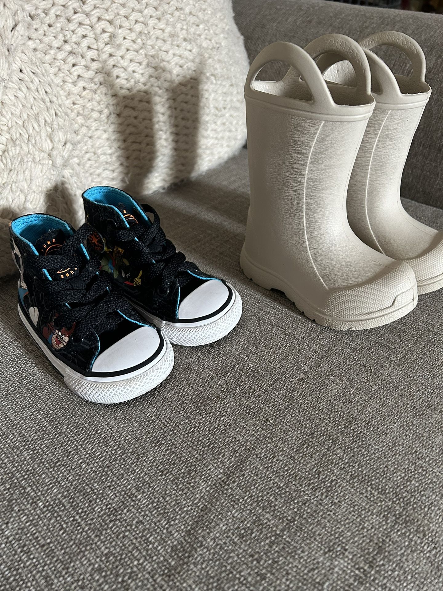 Baby shoes Size 4