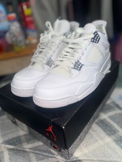 Retro jordan 4's