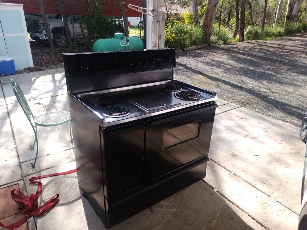 Frigidaire 40 Inch Electric Stove
