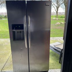 Frigidaire Refrigerator 