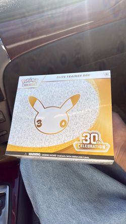 30th anniversary elite trainer box pokemon
