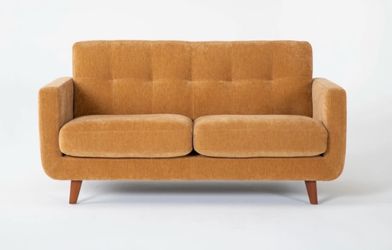 Living Spaces Allie Buttercup Loveseat – Like New