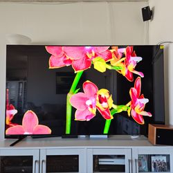 75" Toshiba 4K UHD QLED Smart TV, M550, w/ Remote, Excellent Conditon, Still Has Factory Screen Protector
