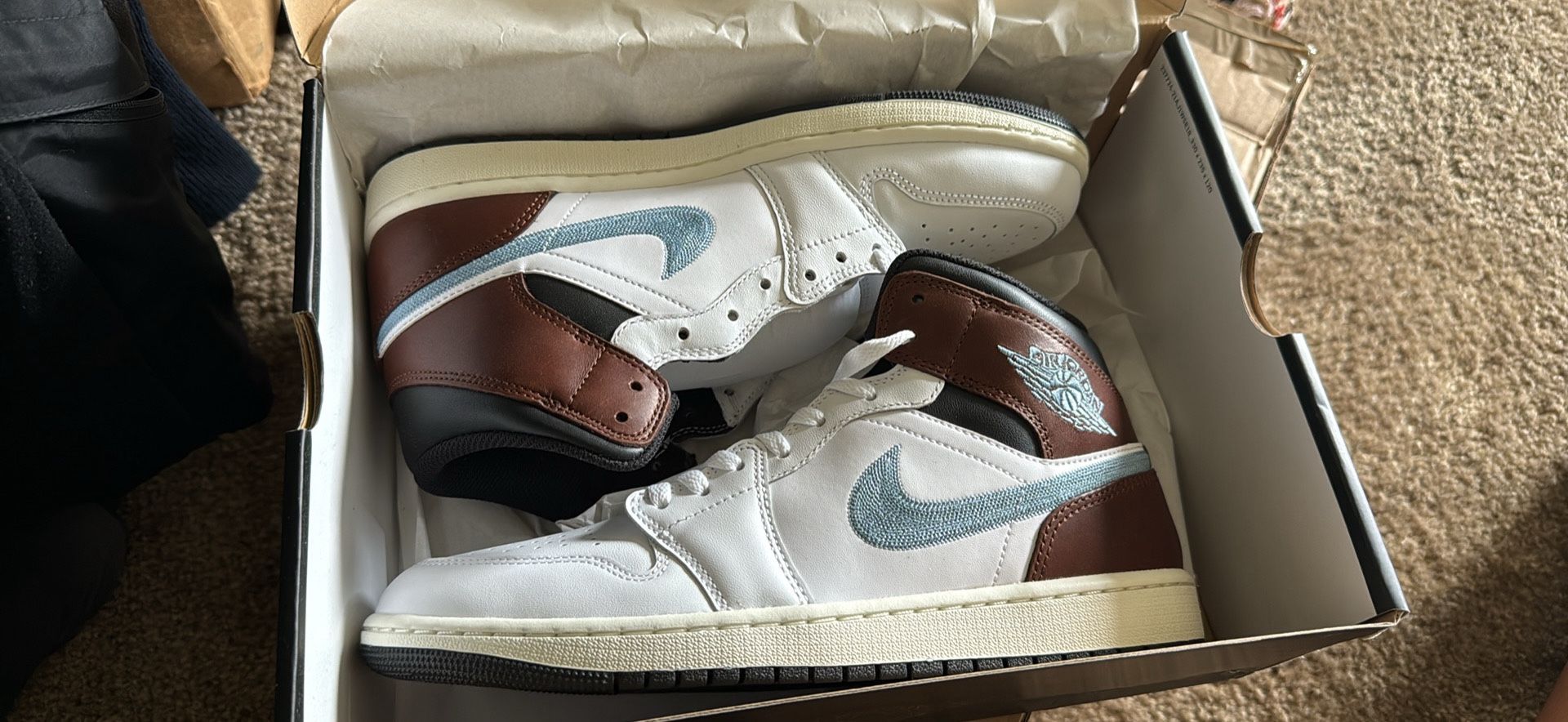 Jordan 1 Mid