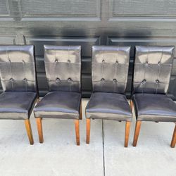 4 Dining Room Chairs $80 For The Set