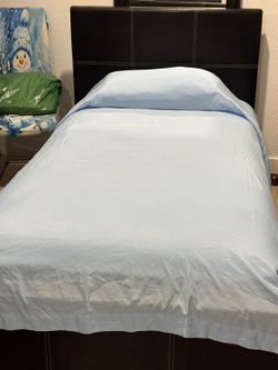 Twin bed mattress included