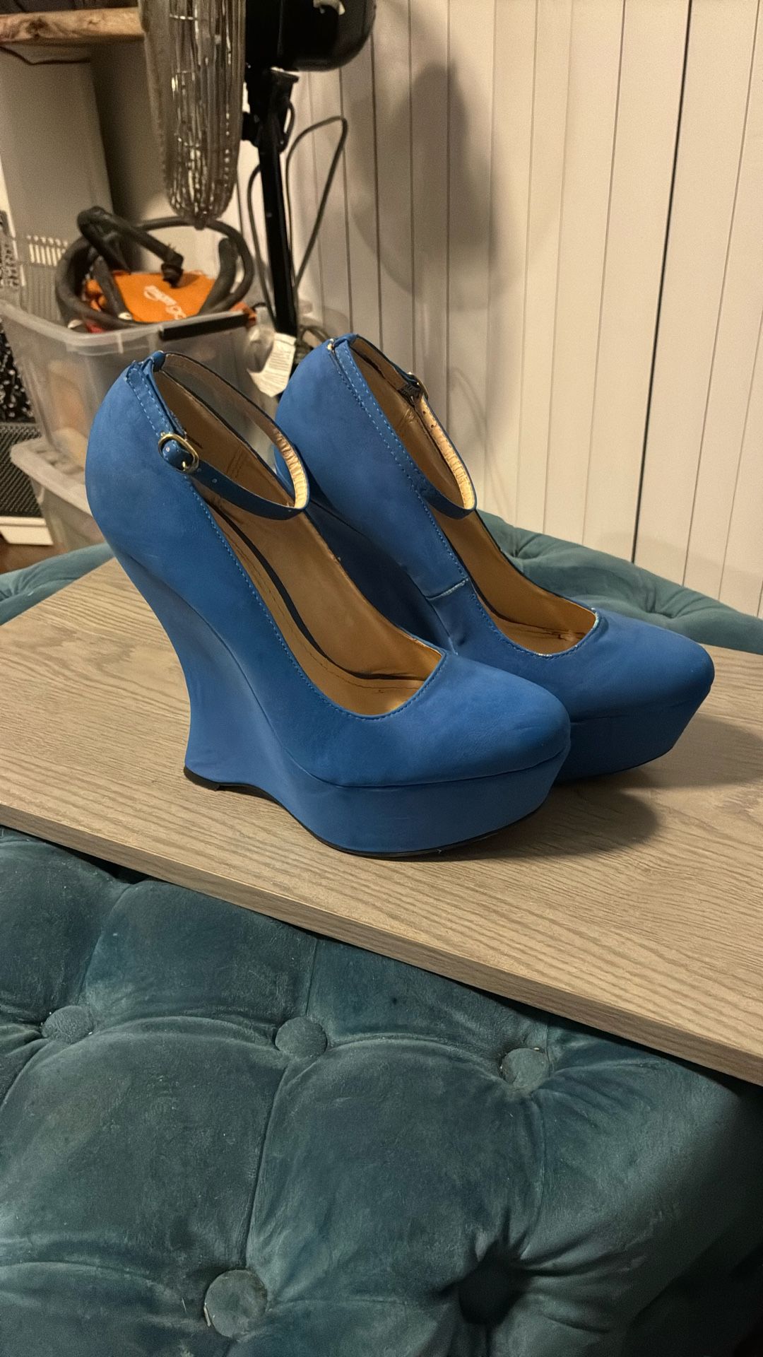 Bamboo wedges women’s size 8 1/2 blue suede