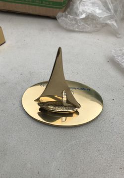 Boat paper weight