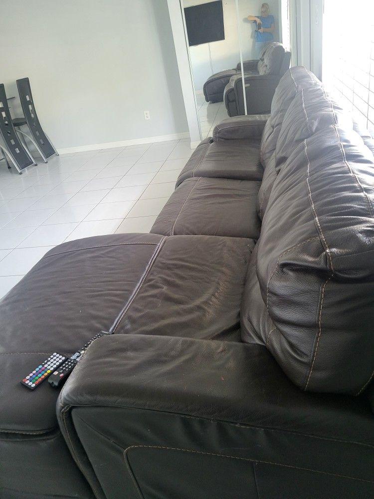 Leather Sofa Very Good Condition