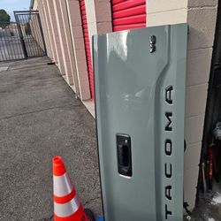 Toyota Tacoma Tailgate 
