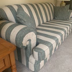 Couch with 2 Pillows