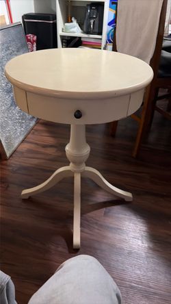 Round Pedestal Side Table with Drawer