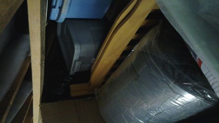 Wooden twins over twins bed