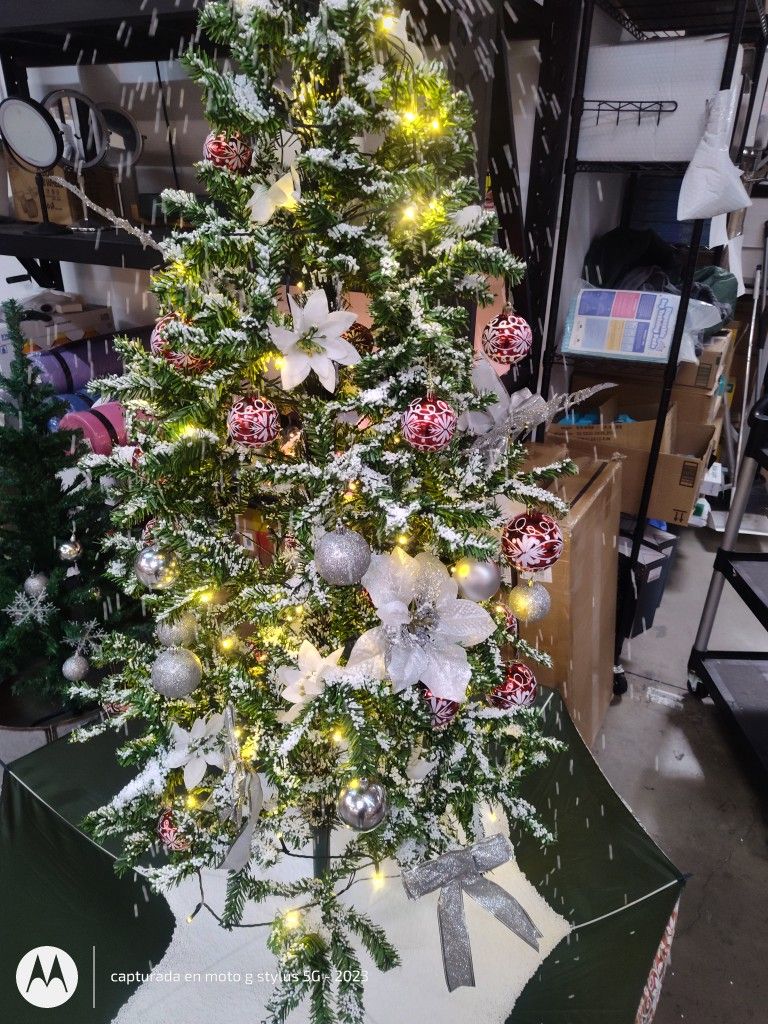 Snowing Christmas Decoration 