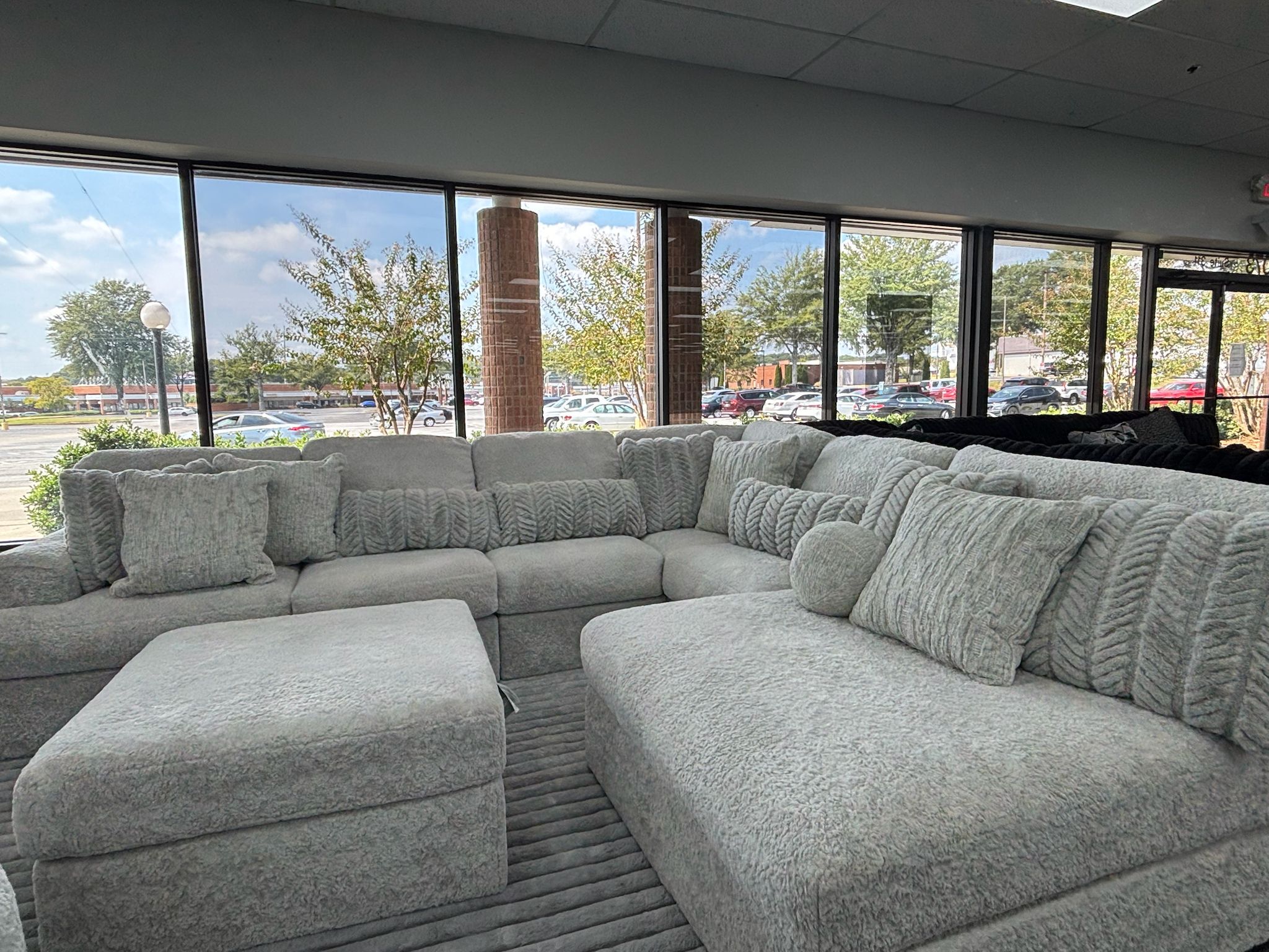 Ultra plush, 3 Pc modular sectional perfect for movie nights/game days