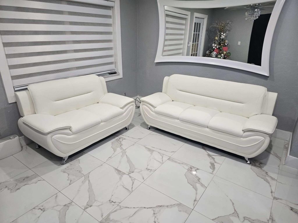 Brand New Sofa and Loveseat / Sofa y Loveseat Nuevos a Estrenar....fast Delivery 🚚 