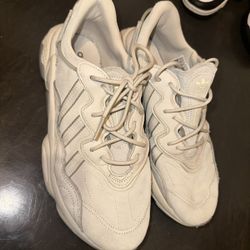 Adidas ( Size 11 Men )