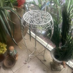 Vintage Plant stand / Table Iron 