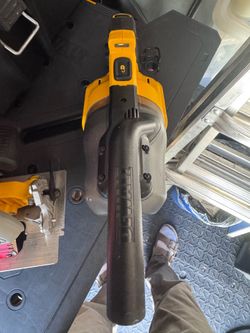 DEWALT 20V HEPA Stick Vacuum - Excellent Condition