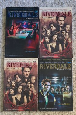 (LOT OF 4)The Riverdale book series by multiple authors includes books Riverdale Vol. 1, Riverdale Vol. 3 and (2)Full SEASON 3- Book 4.
📚☆ALL IN EX
