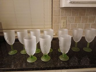 Nice dinner glasses ( special occasions) please see description below