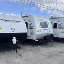 Rv Wildwood Año 2025 De 18 Pies Ubicado 9850 Nw 27 Ave Miami Fl 33147 O 786:327:1327 O 786:957:9369