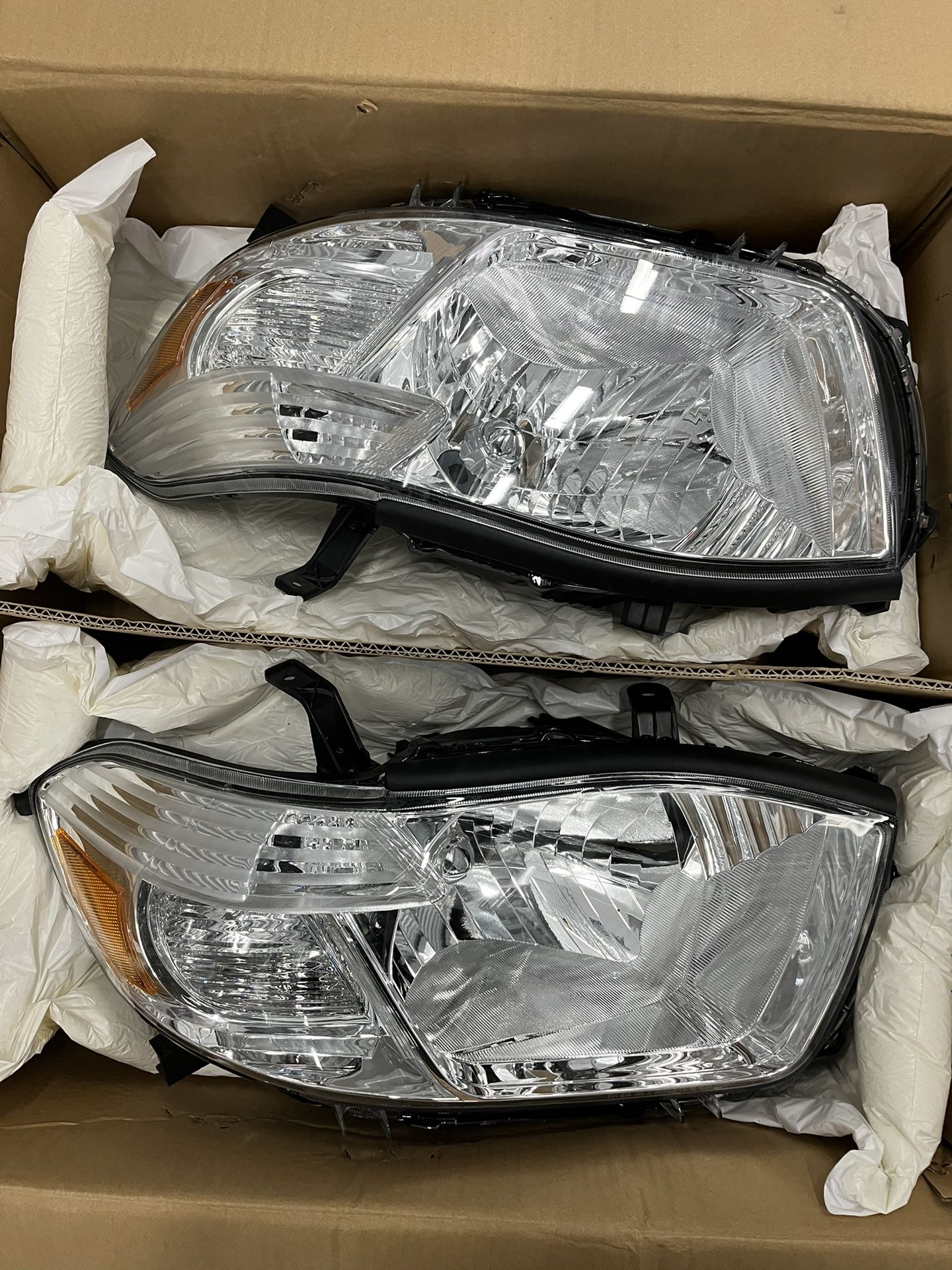 08-10 Toyota Highlander Headlights 