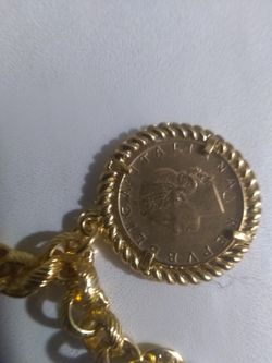 Beautiful 💓 bracelet .14 kt. gold plated bronze.pick up.lake worth.