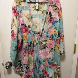 Torrid Swim Coverup Kimono. 1/2