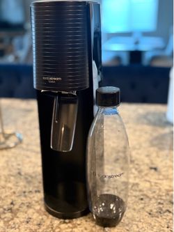 Soda Stream Sparking Water/ Soda Maker