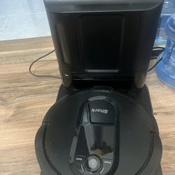 Shark Robot Vacuum 