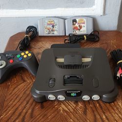 Nintendo 64 , N64 Gaming System, With 2 Cartrige Games,