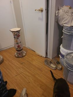 Vintage Italian Capodimonte porcelain  pedestal