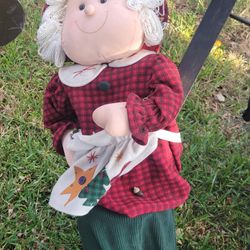 Mrs Clause Has Entered The Building!