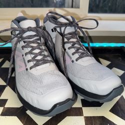 New Salomon Women's Outpulse Mid Gtx Hiking Boot for Women Gore Tex New Size 9