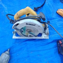 DeWalt Saw